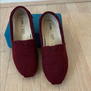 Tom’s wool/textile blend flat with polyester lining